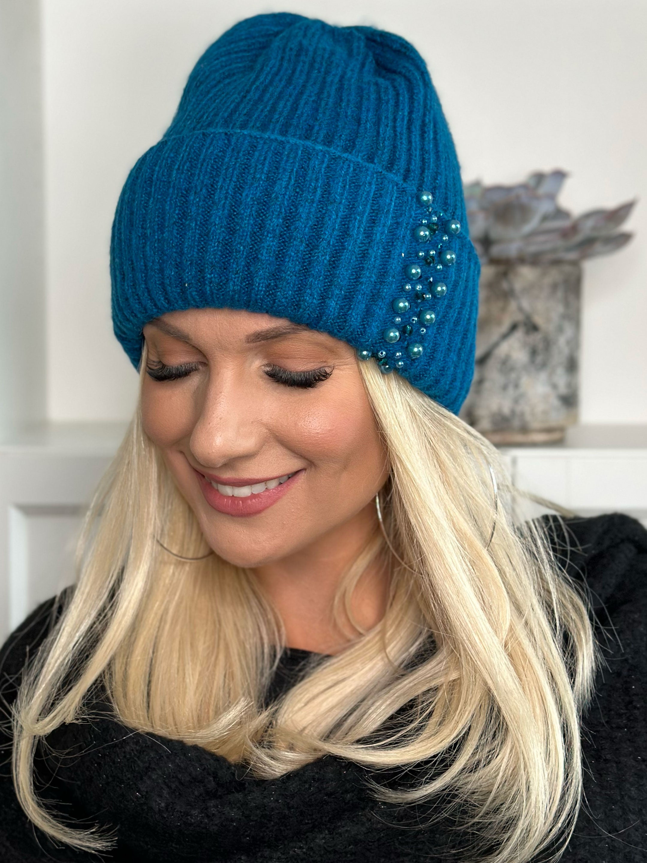 Yusra - Lækker blød hue med perler